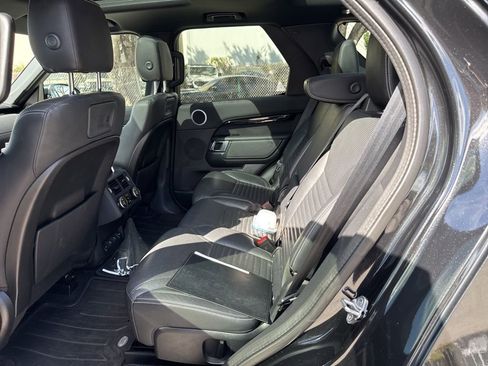 Used 2021 Land Rover Discovery S image 7