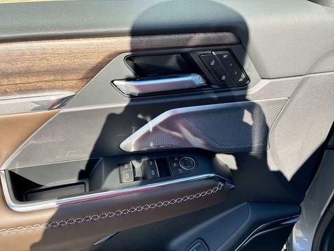 New 2026 GMC Acadia Denali Ultimate w/ LPO, Floor Liner Package image 24