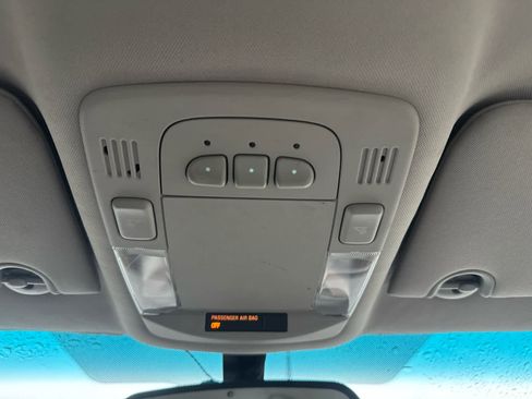 Used 2011 Buick Lucerne CXL image 25