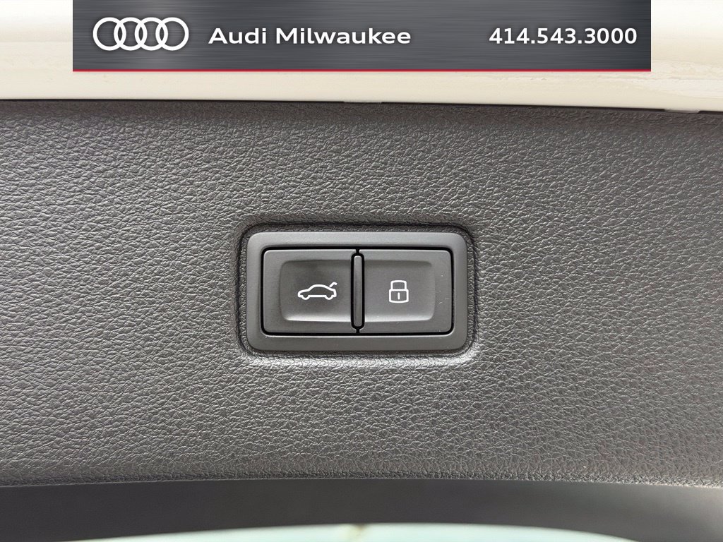 Used 2023 Audi Q7 3.0T Premium Plus AWD/4WD image 45