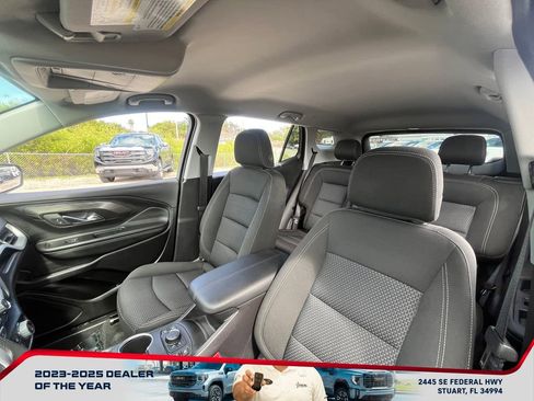 Used 2024 GMC Terrain SLE w/ Driver Convenience Package image 13