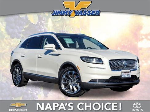Used 2022 Lincoln Nautilus Reserve w/ Equipment Group 201A image 1