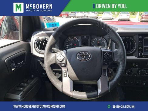 Used 2023 Toyota Tacoma TRD Sport w/ Technology Package AWD/4WD image 18