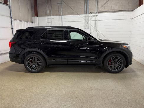 Certified 2025 Ford Explorer ST-Line w/ Premium Package AWD/4WD image 6