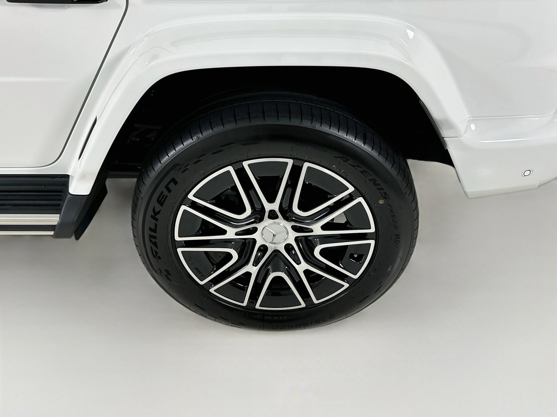 New 2027 Mercedes-Benz G 580 e image 35