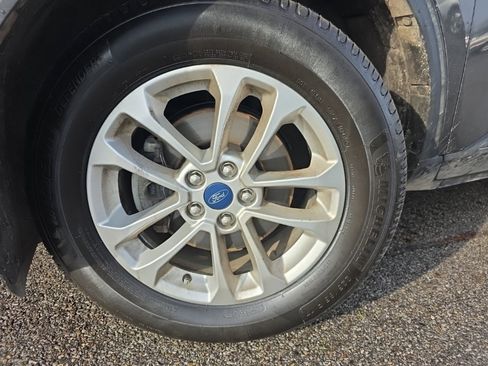 Used 2020 Ford Escape SE image 10