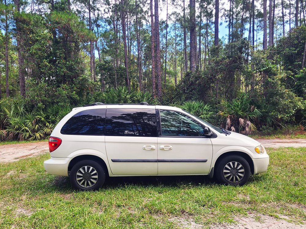 Used 2007 Chrysler Town & Country w/ Popular Equipment Group I FWD image 8