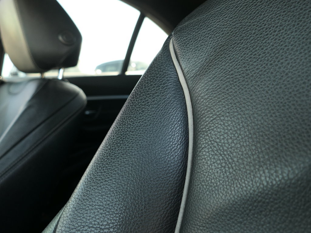 Used 2018 BMW 330i Sedan RWD image 12