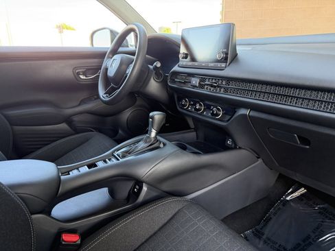 Used 2025 Honda HR-V LX image 39