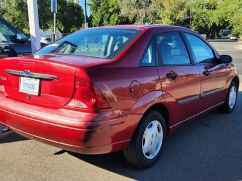 Used 2003 Ford Focus LX FWD image 5