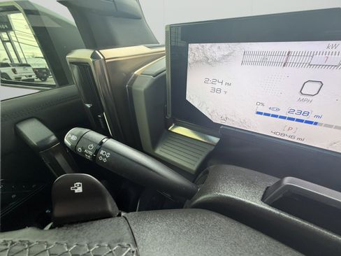 Used 2024 GMC Hummer EV 3X w/ LPO, Cargo Utility Package image 28