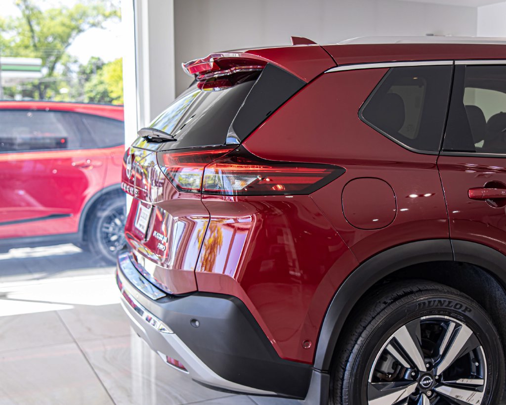 Used 2023 Nissan Rogue Platinum AWD/4WD image 12