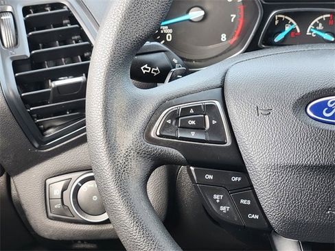 Used 2017 Ford Escape SE image 25