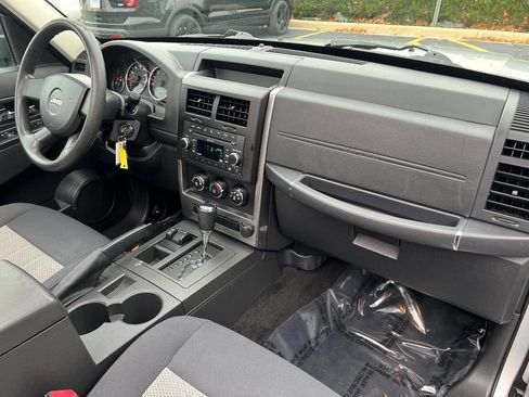 Used 2010 Jeep Liberty Sport w/ Popular Equipment Group image 29