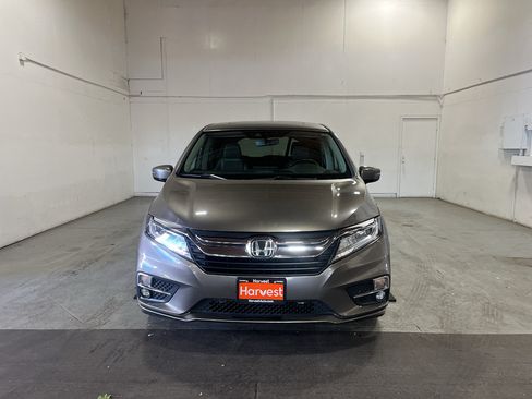 Used 2018 Honda Odyssey Elite image 2