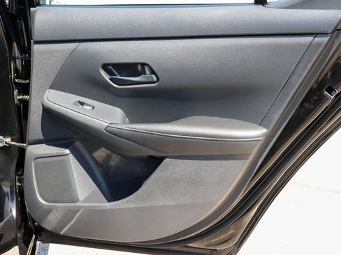 Used 2025 Nissan Sentra SV FWD image 15
