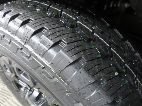 Used 2024 Chevrolet Silverado 2500 LTZ w/ LTZ Plus Package image 7