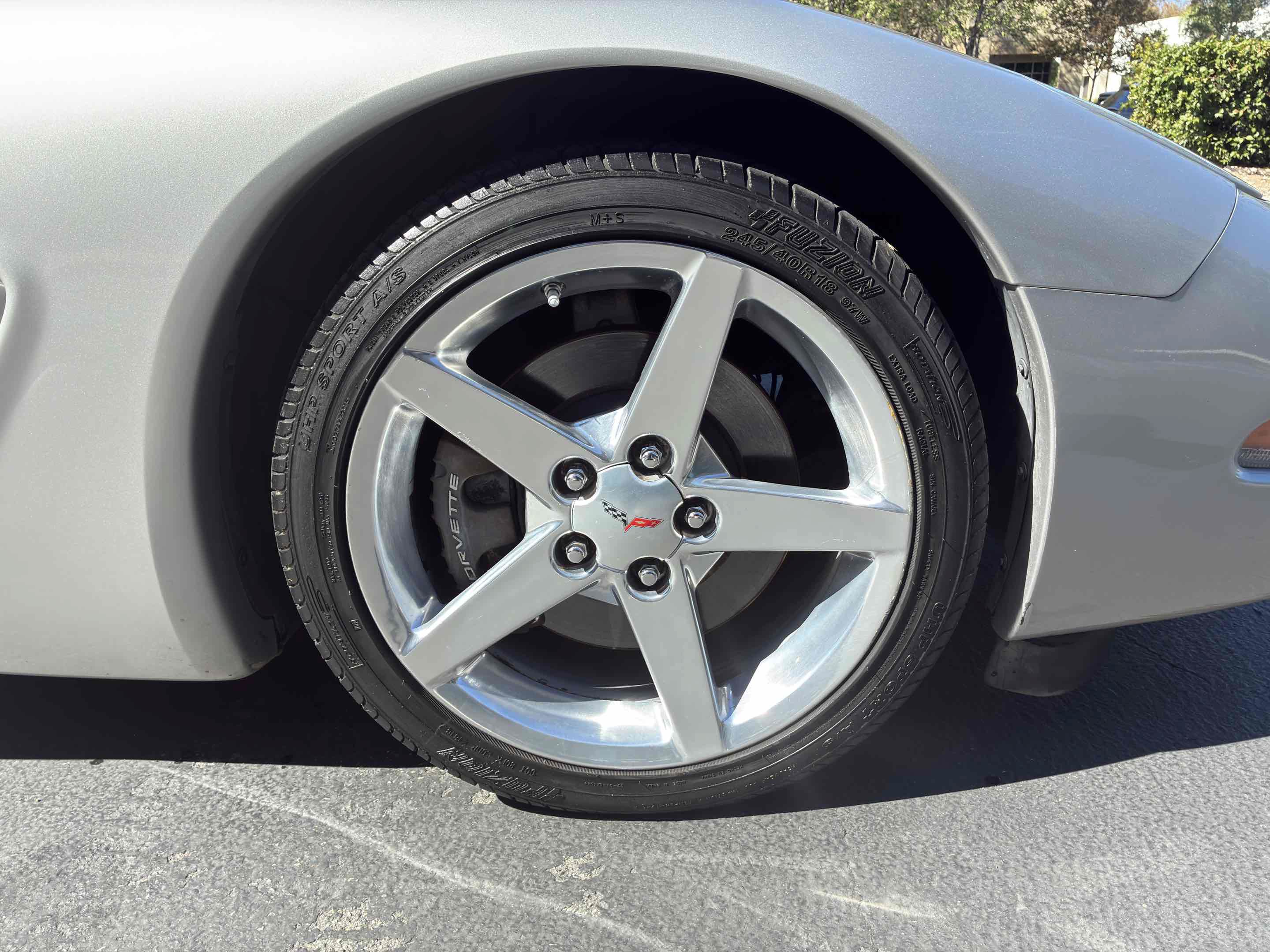 Used 2004 Chevrolet Corvette Coupe w/ Preferred Equipment Group RWD image 15