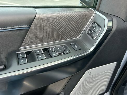 Certified 2025 Ford F350 Platinum image 29