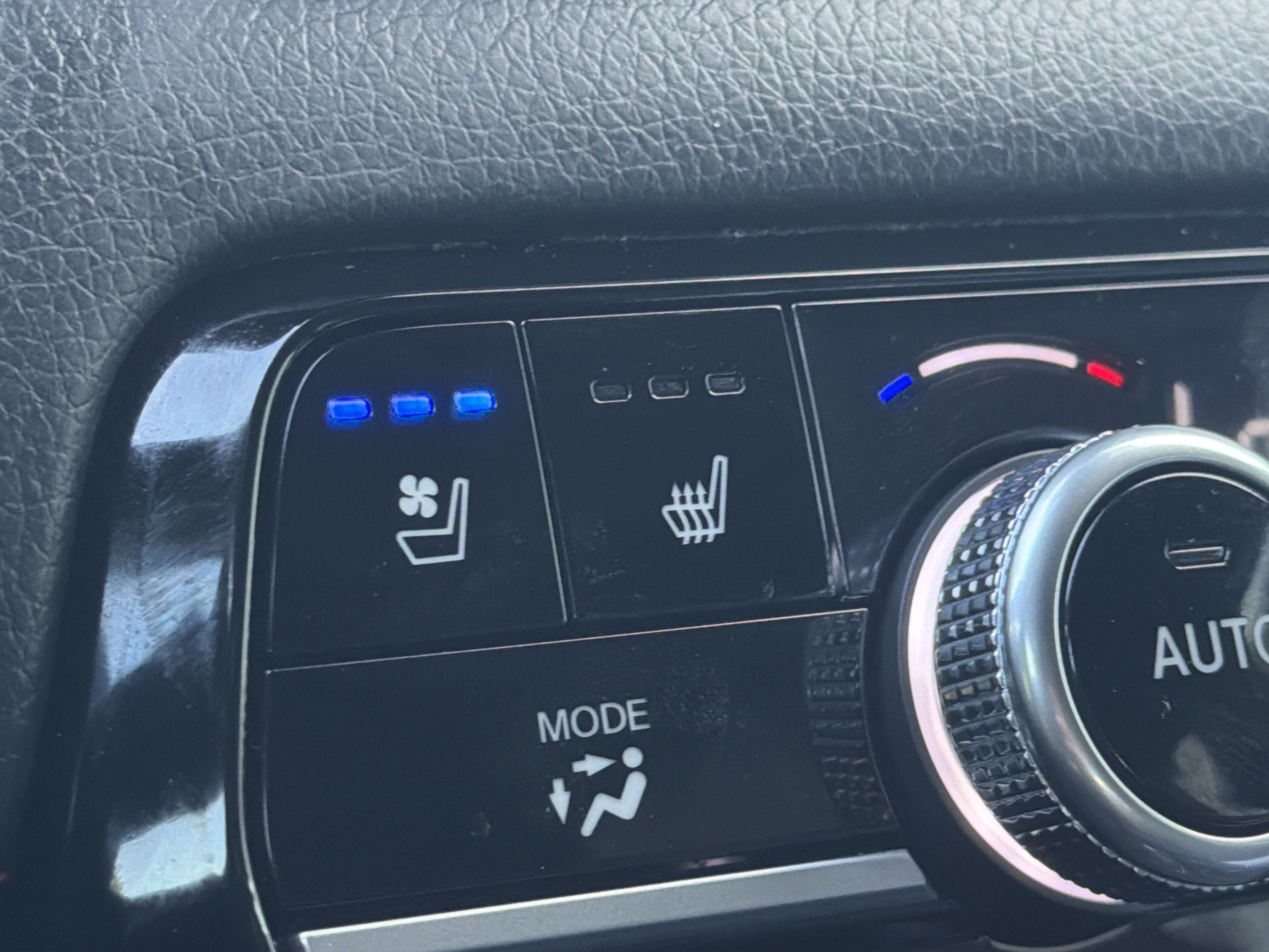 Certified 2025 Honda Pilot Black Edition image 26