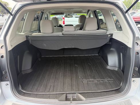 Used 2015 Subaru Forester 2.5i Premium w/ All-Weather Package AWD/4WD image 12