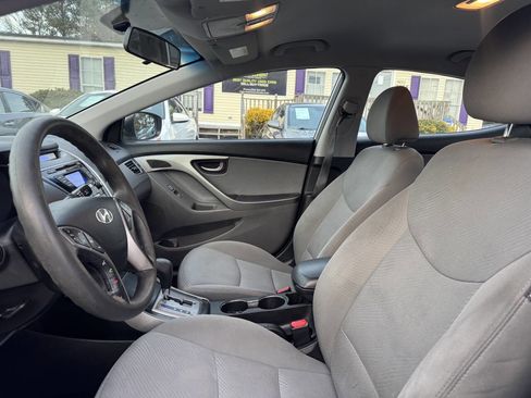 Used 2013 Hyundai Elantra GLS w/ Preferred Pkg image 9