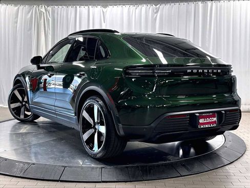 Used 2026 Porsche Macan 4 Electric AWD/4WD image 3