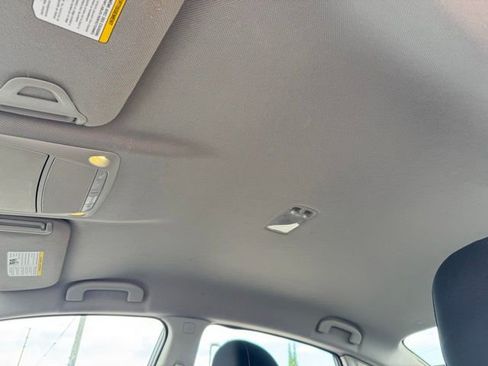 Used 2016 Nissan Sentra SV FWD image 19