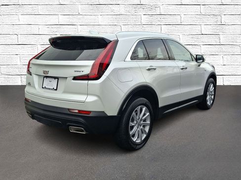 Used 2023 Cadillac XT4 Luxury w/ Cold Weather Package image 6