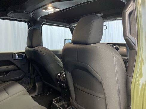 Certified 2021 Jeep Wrangler Unlimited Sahara image 37