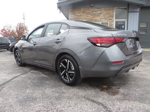 Used 2025 Nissan Sentra SV w/ Trunk Package image 3