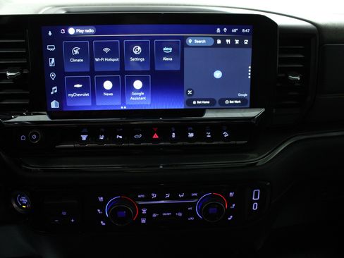 Used 2025 Chevrolet Silverado 2500 ZR2 w/ Technology Package image 23