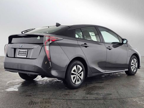 Used 2017 Toyota Prius Four image 3