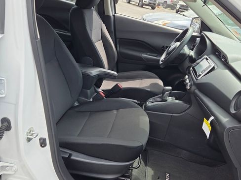Used 2025 Nissan Kicks Play S image 13