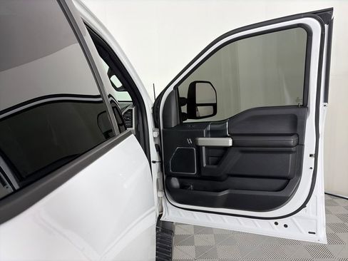 Certified 2018 Ford F150 Lariat w/ Equipment Group 502A Luxury image 31