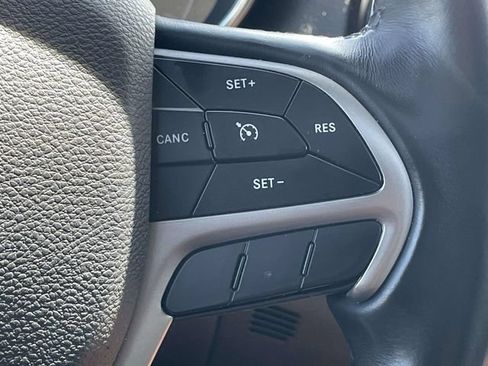 Used 2019 Jeep Grand Cherokee Limited AWD/4WD image 26