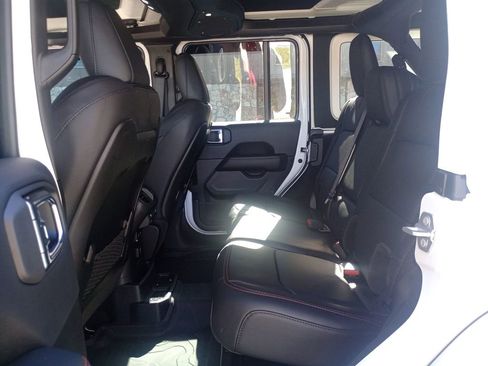 Used 2025 Jeep Wrangler Unlimited Rubicon image 24