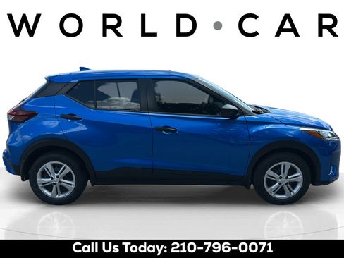 Certified 2025 Nissan Kicks Play S FWD image 2
