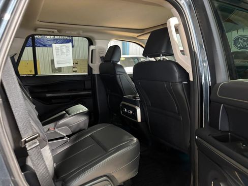Used 2024 Ford Expedition XLT image 14