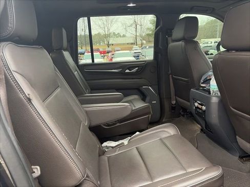 Used 2022 GMC Yukon XL Denali w/ Denali Premium Package image 36