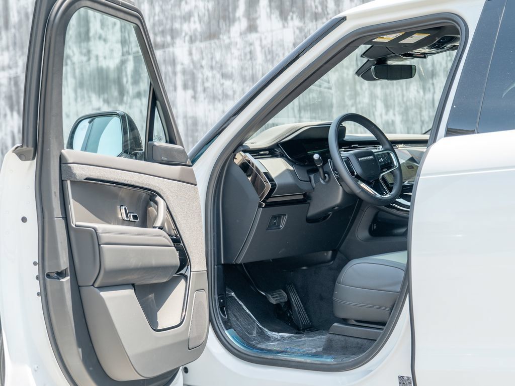 New 2026 Land Rover Range Rover Sport SE AWD/4WD image 10