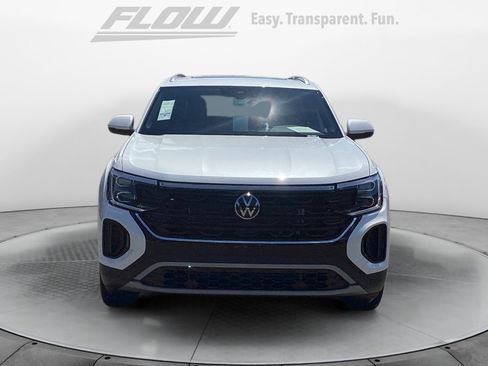 Certified 2026 Volkswagen Atlas Cross Sport SE w/ Panoramic Sunroof Package FWD image 2