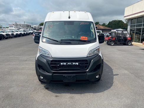 Used 2025 RAM ProMaster 2500 w/ Convenience Group FWD image 2
