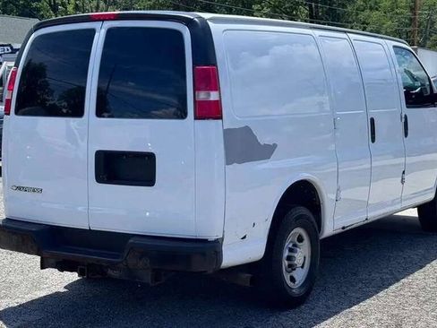 Used 2016 Chevrolet Express 2500 RWD image 8