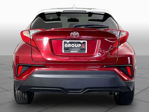 Used 2018 Toyota C-HR XLE FWD image 5