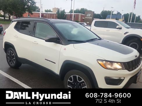 Used 2019 Jeep Compass Trailhawk w/ Cold Weather Group AWD/4WD image 1
