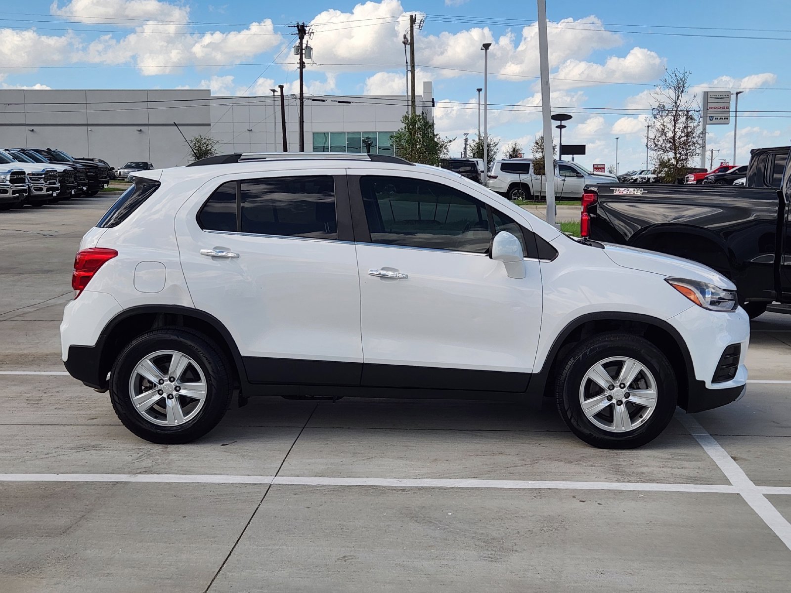 Used 2018 Chevrolet Trax LT w/ LT Convenience Package AWD/4WD image 8