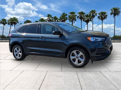 Certified 2024 Ford Edge SE image 2