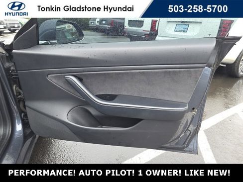 Used 2020 Tesla Model 3 Performance image 18