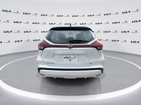 Used 2022 Nissan Kicks SV image 7